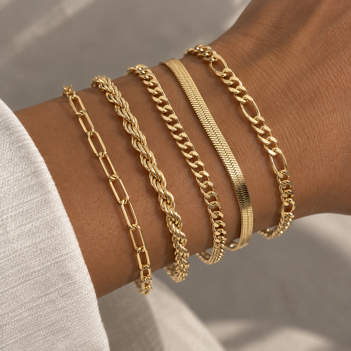 Marcela - Set de Pulseras 5 Piezas Doradas