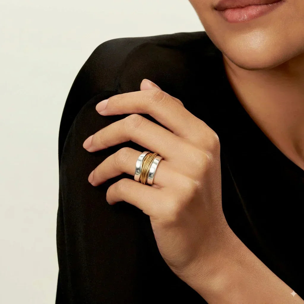 Antonia - Anillo de Plata con Hilo Dorado